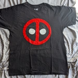Black medium Deadpool t-shirt by Marvel.